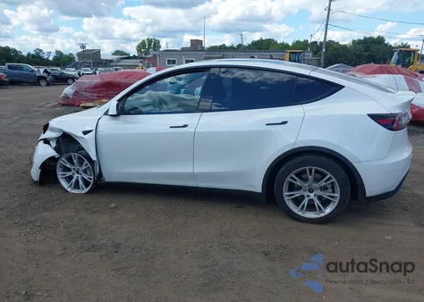 2023 Tesla Model Y Awd/Long Range Dual Motor All-Wheel Drive z USA, uszkodzony, nr VIN 7SAYGDEE2PA095943